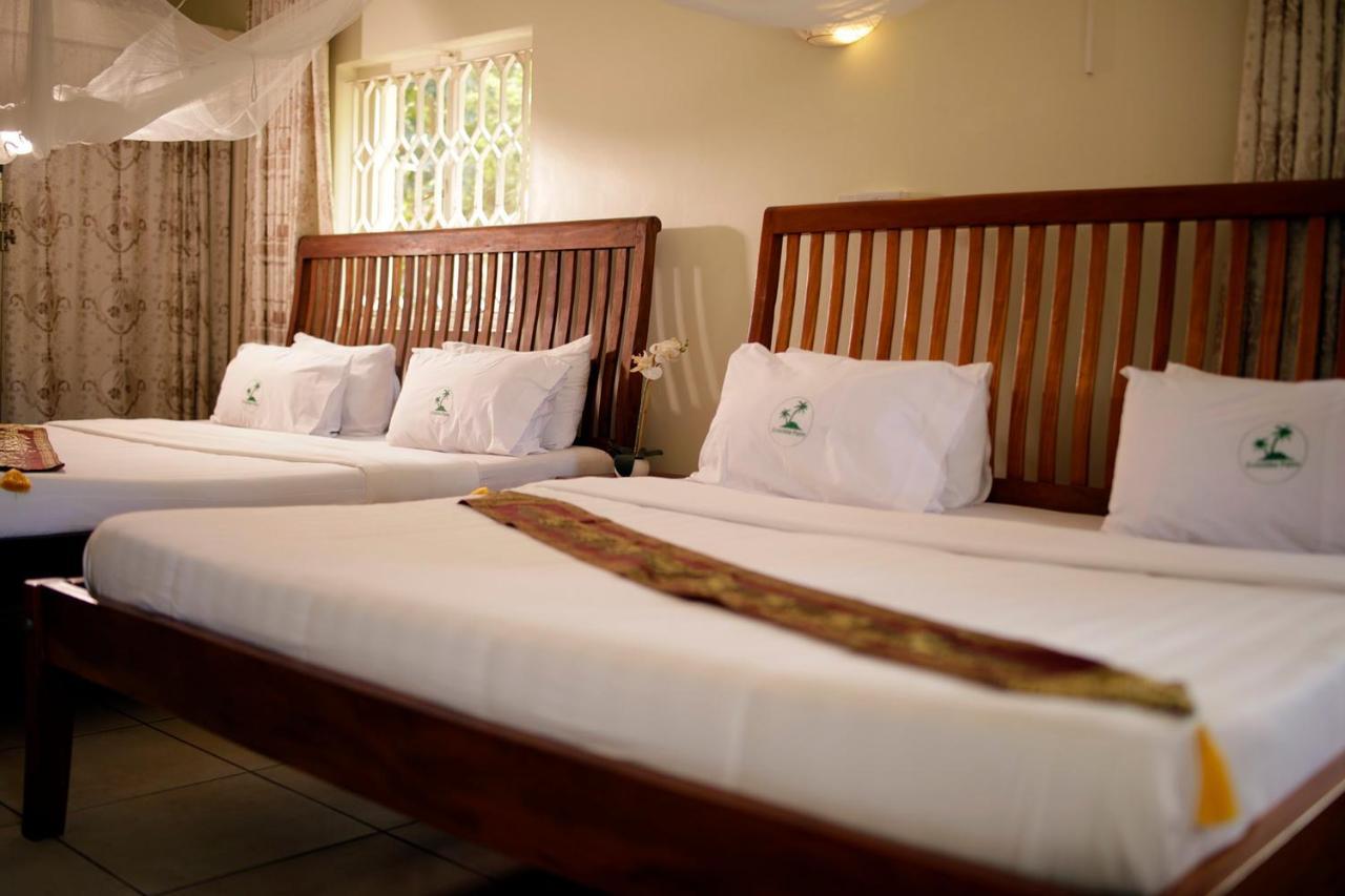 Entebbe Palm Hotel Екстериор снимка