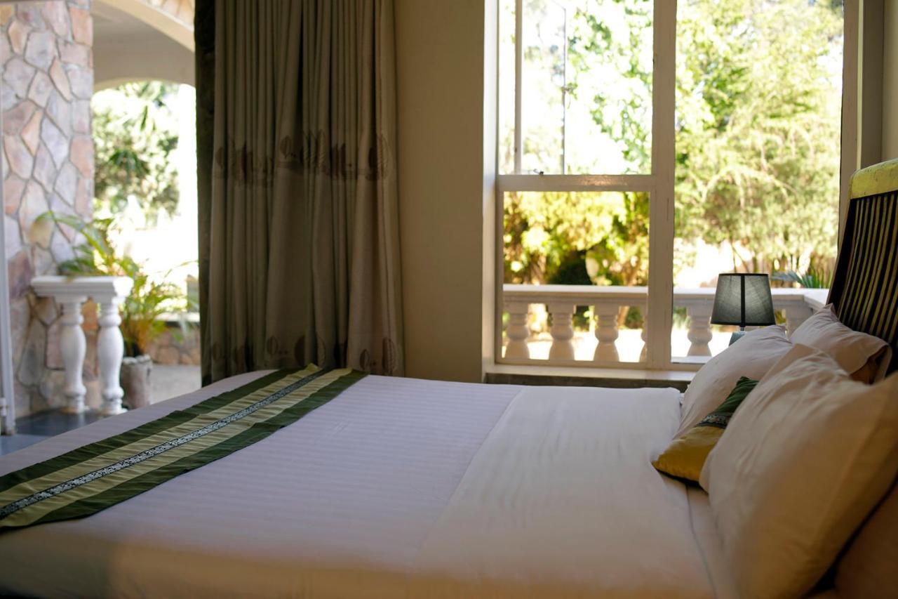 Entebbe Palm Hotel Екстериор снимка
