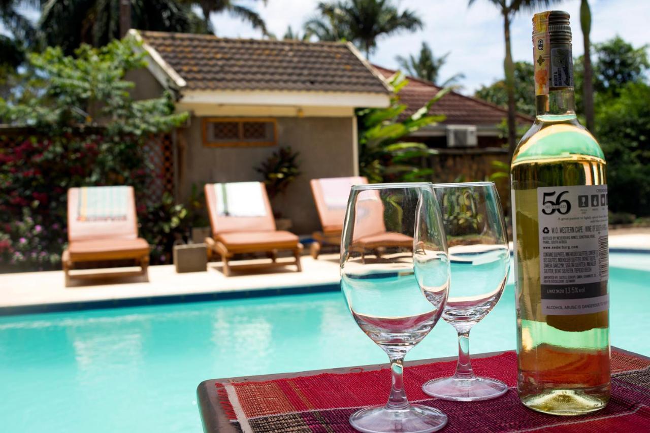 Entebbe Palm Hotel Екстериор снимка