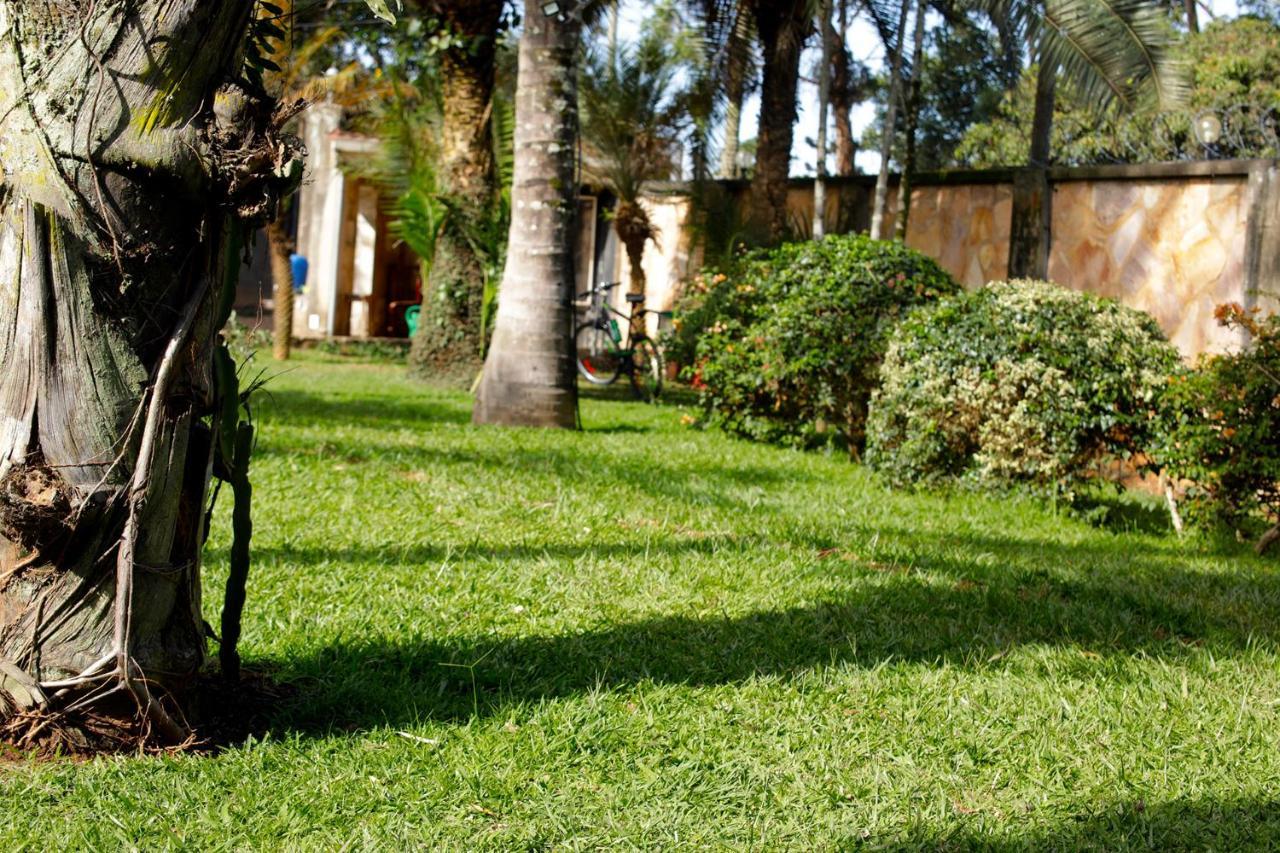 Entebbe Palm Hotel Екстериор снимка