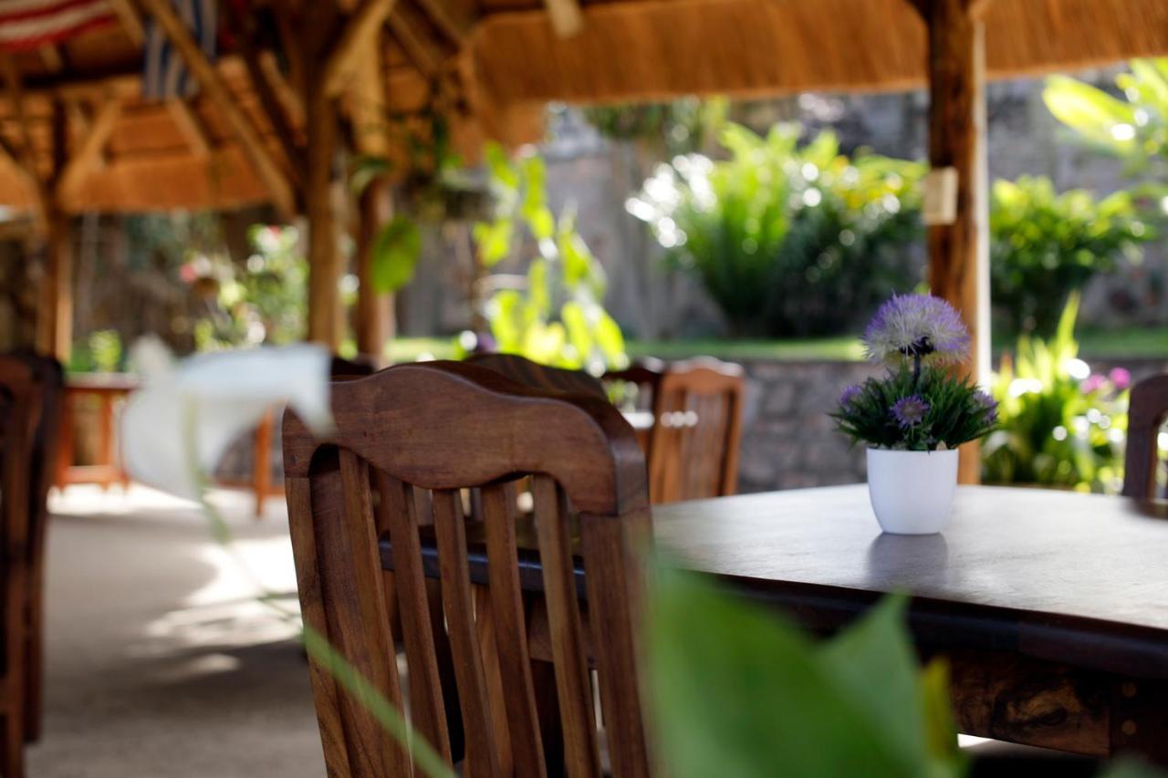 Entebbe Palm Hotel Екстериор снимка