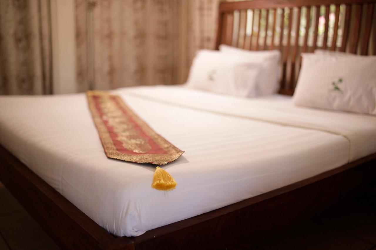 Entebbe Palm Hotel Екстериор снимка