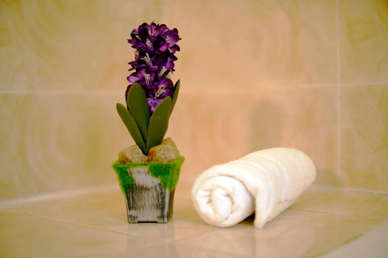 Entebbe Palm Hotel Екстериор снимка